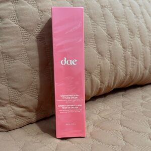 Dae Pink Cactus Fruit 3-in-1 Styling Cream
